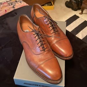 Johnston and Murphy Men’s Melton Oxford Brown Dress/Work Shows